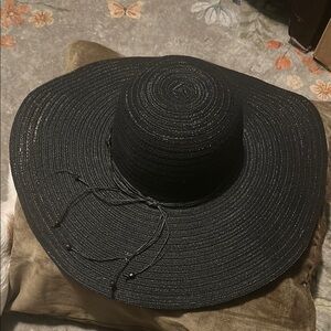 Betmar Black Wide-Brimmed Sun Hat